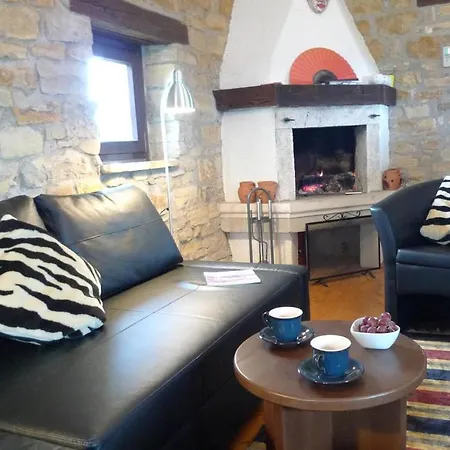 Sleeps 2 Pool Air Con Wifi *