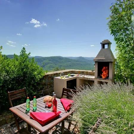 Sleeps 2 Pool Air Con Wifi