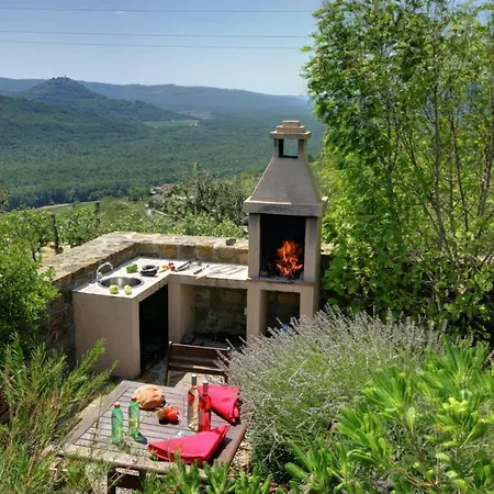 Sleeps 2 Pool Air Con Wifi